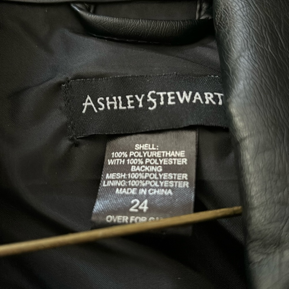 Black Pleather Crop Jacket Size 24W Ashley Stewart